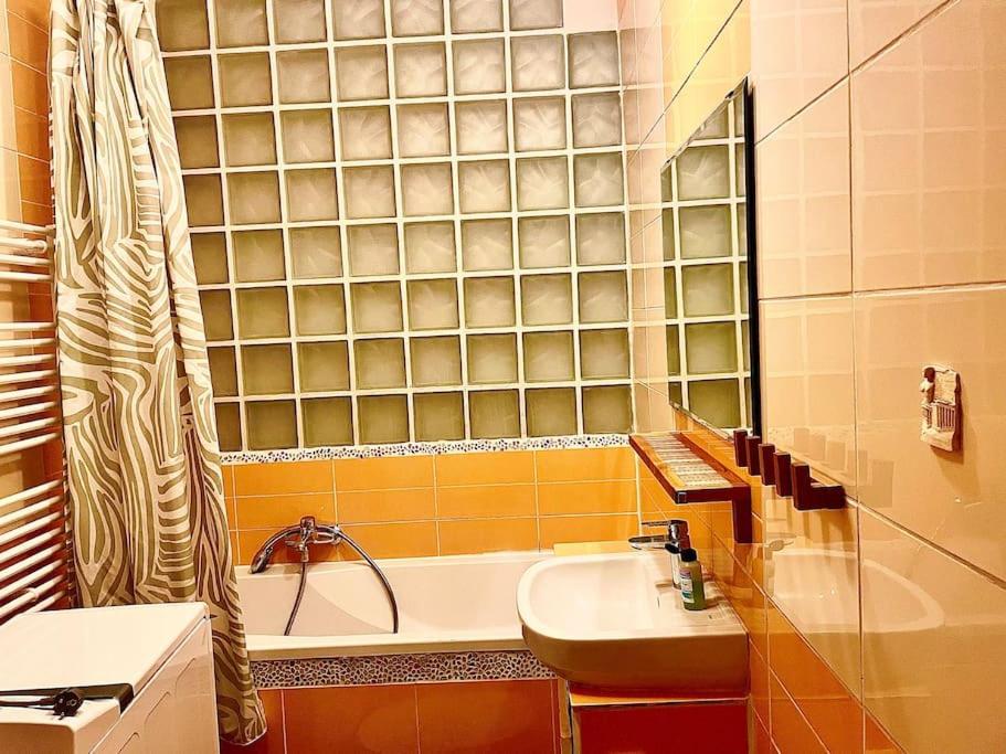 ברטיסלאבה 2,5 Izbovy Apartman V Ruzinove S Parkovanim Zdarma מראה חיצוני תמונה