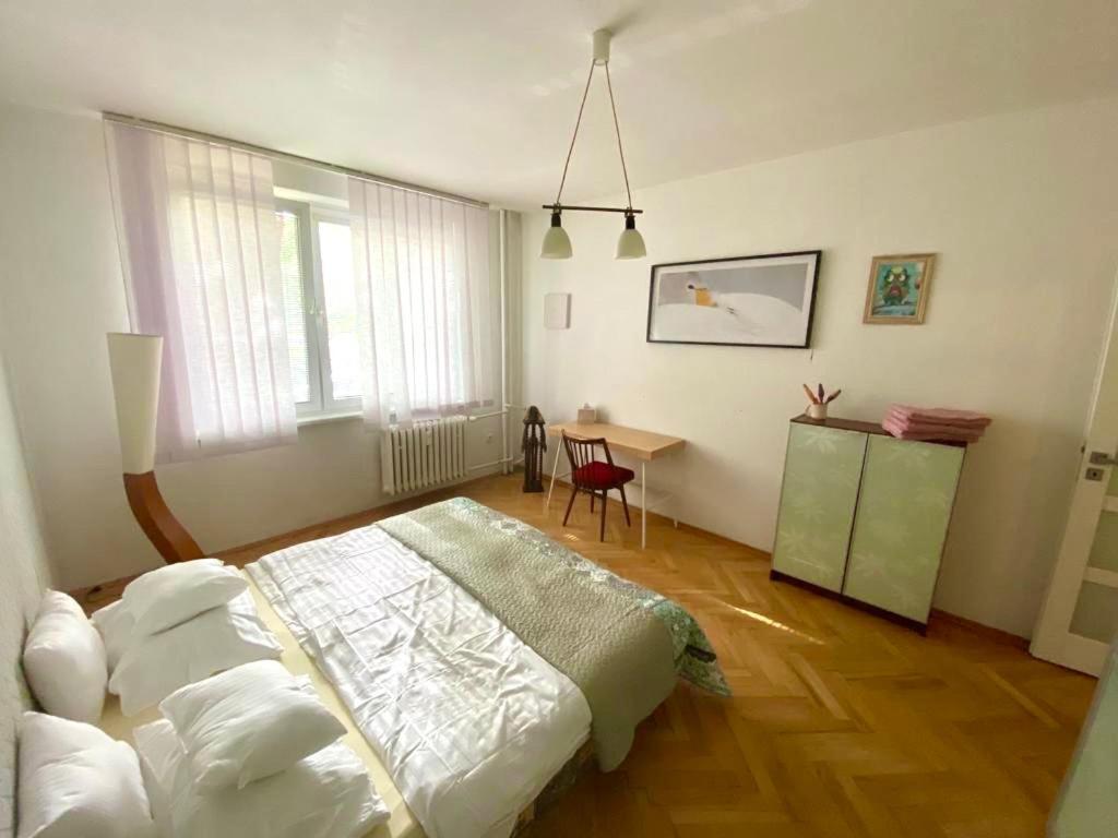ברטיסלאבה 2,5 Izbovy Apartman V Ruzinove S Parkovanim Zdarma מראה חיצוני תמונה
